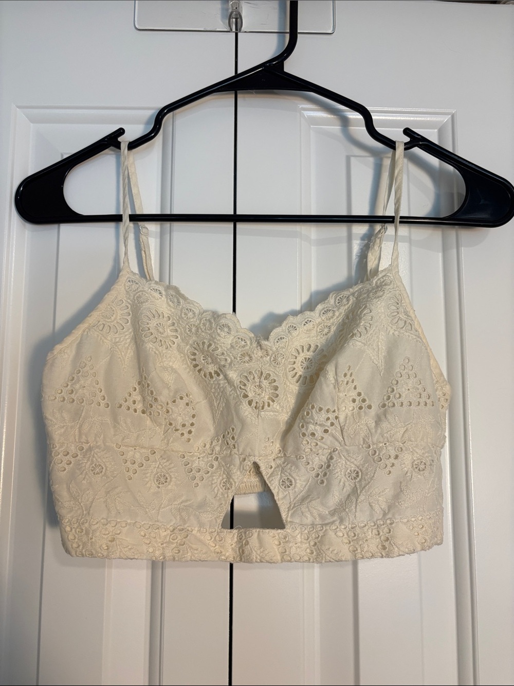 American Eagle Outfitters Cream Lace Eyelet Crop Cami